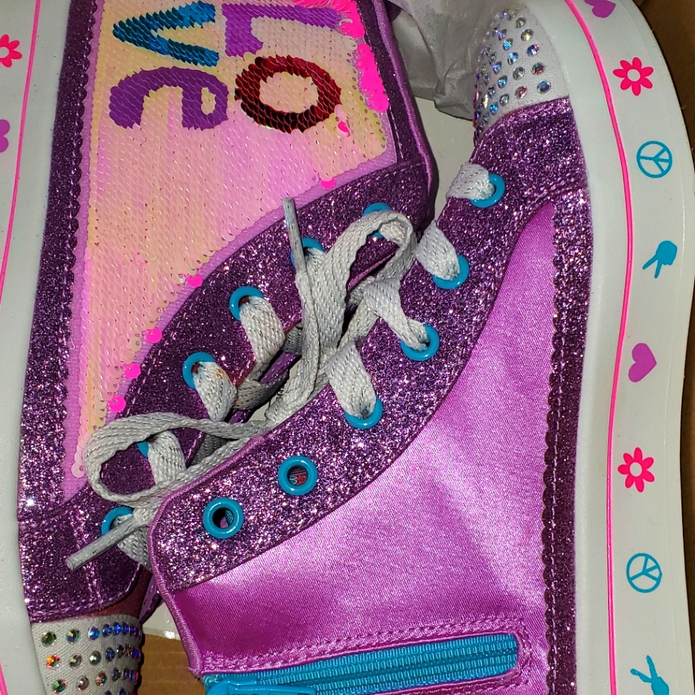 Brand New The Fanciest Skechers Ever  Size 3  35